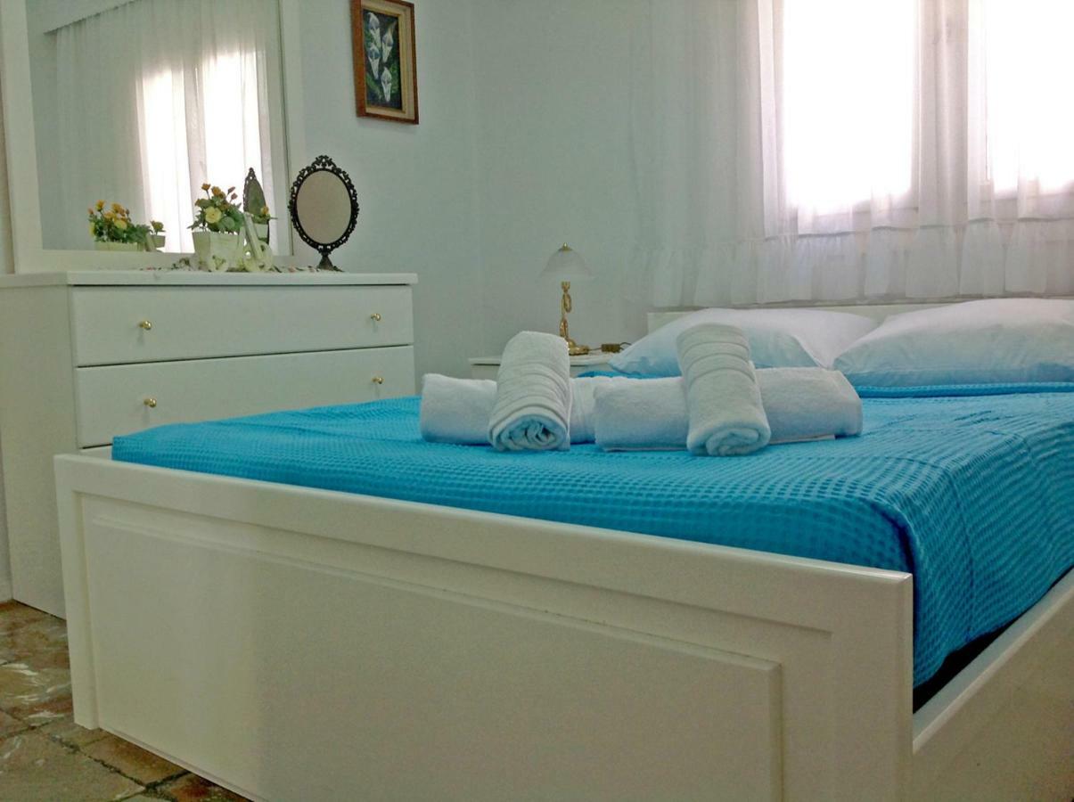 Villa Fofo - Beautiful Sea Front Villa With 650M2 Garden Nea Kallikrateia Exterior photo